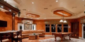 Blake Griffin Posterizes Aron Baynes Twice in Race